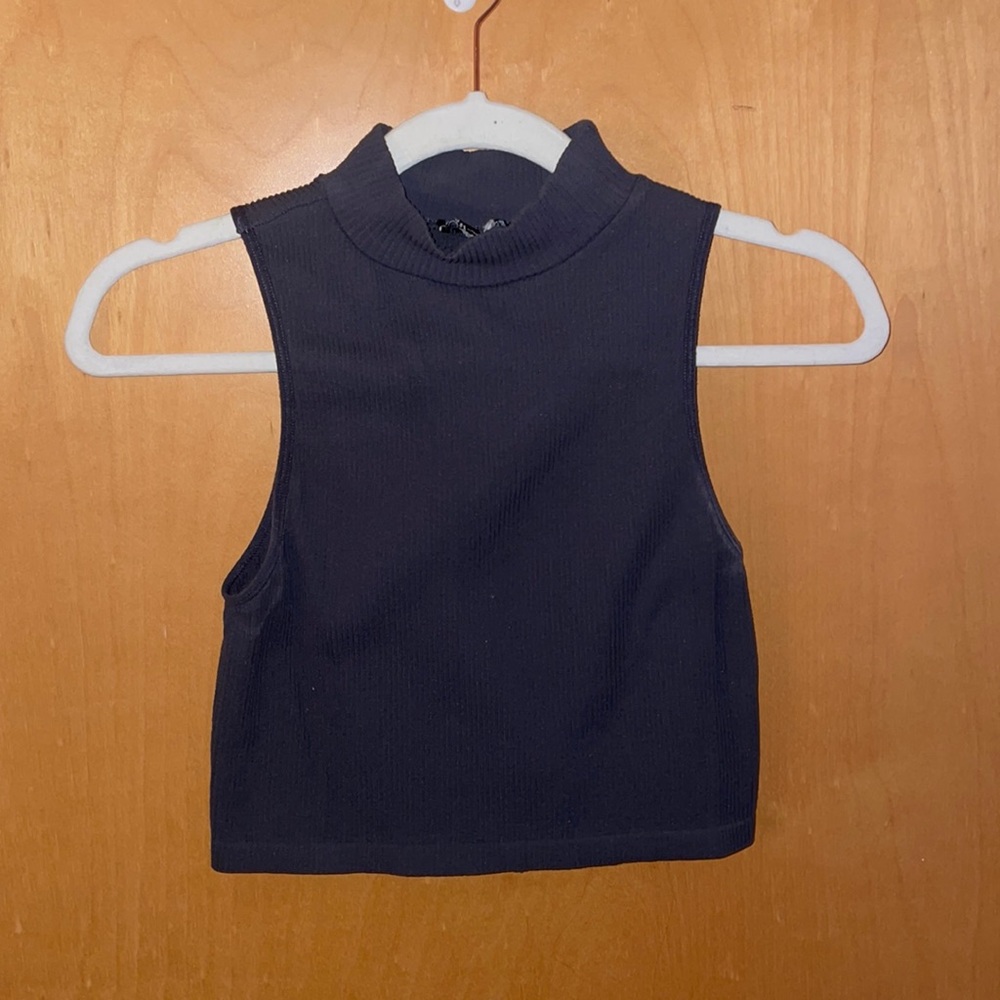 RIBBED ZARA CROP TOP